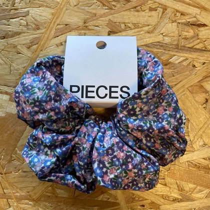Pieces stor scrunchie - blomster/lilla