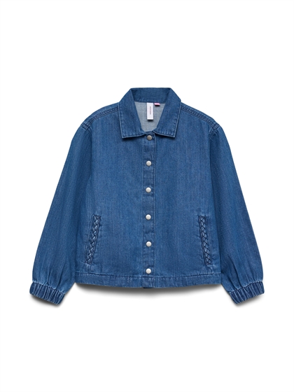 Vero Moda Girl skjorte i bomuld - løs og moderne hverdagsstyle i Medium Blue Denim 
