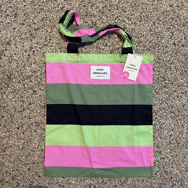 Mads Nørgaard net - med striber i grøn, pink, sort - øko