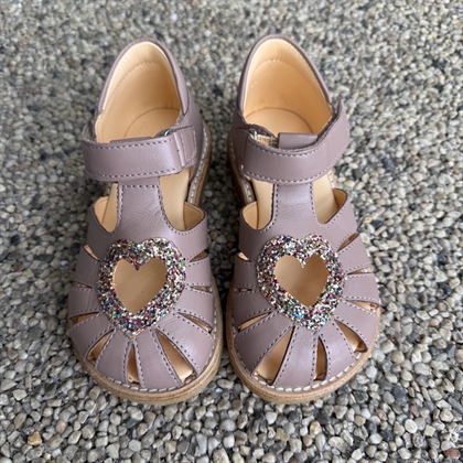 Angulus Sandal m. Herte 