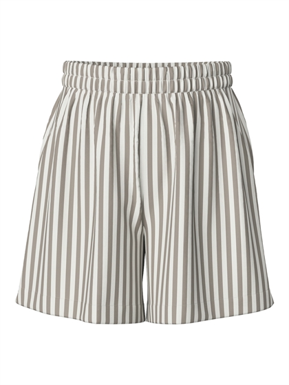 Pieces Shorts Nya - Cloud Dancer 